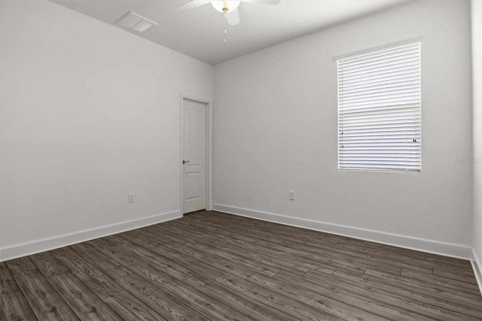 SANCTUARY BY THE LAKE PH ONE - Residential