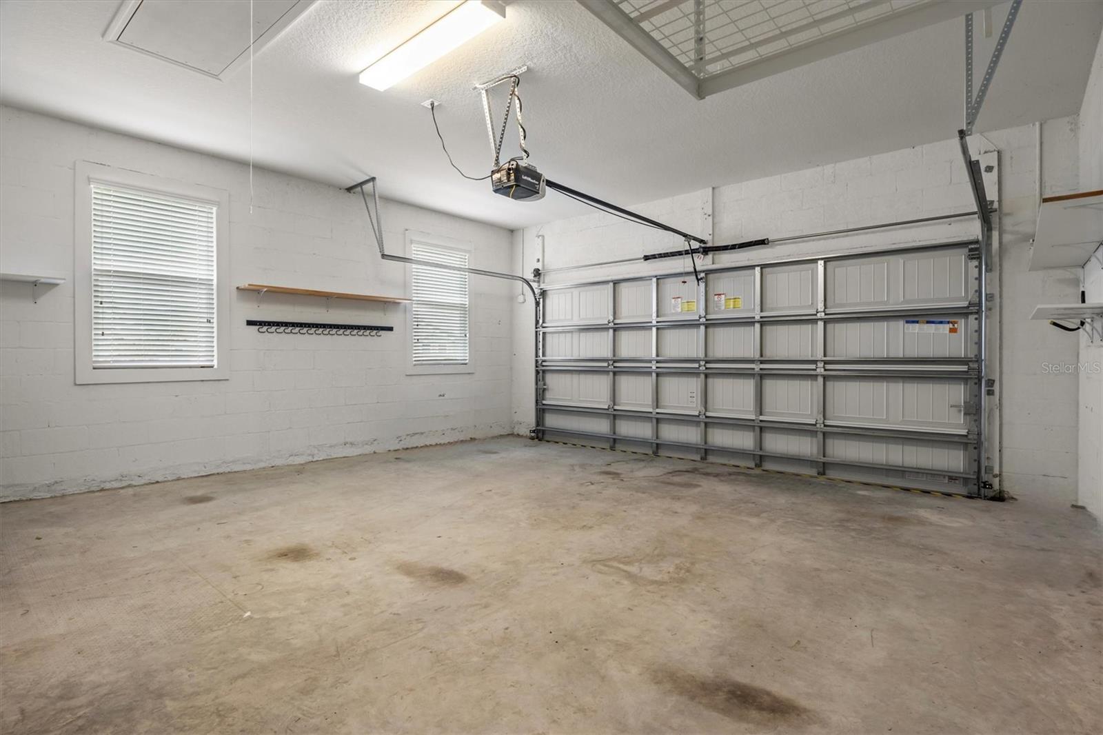 SANCTUARY BY THE LAKE PH ONE - Residential