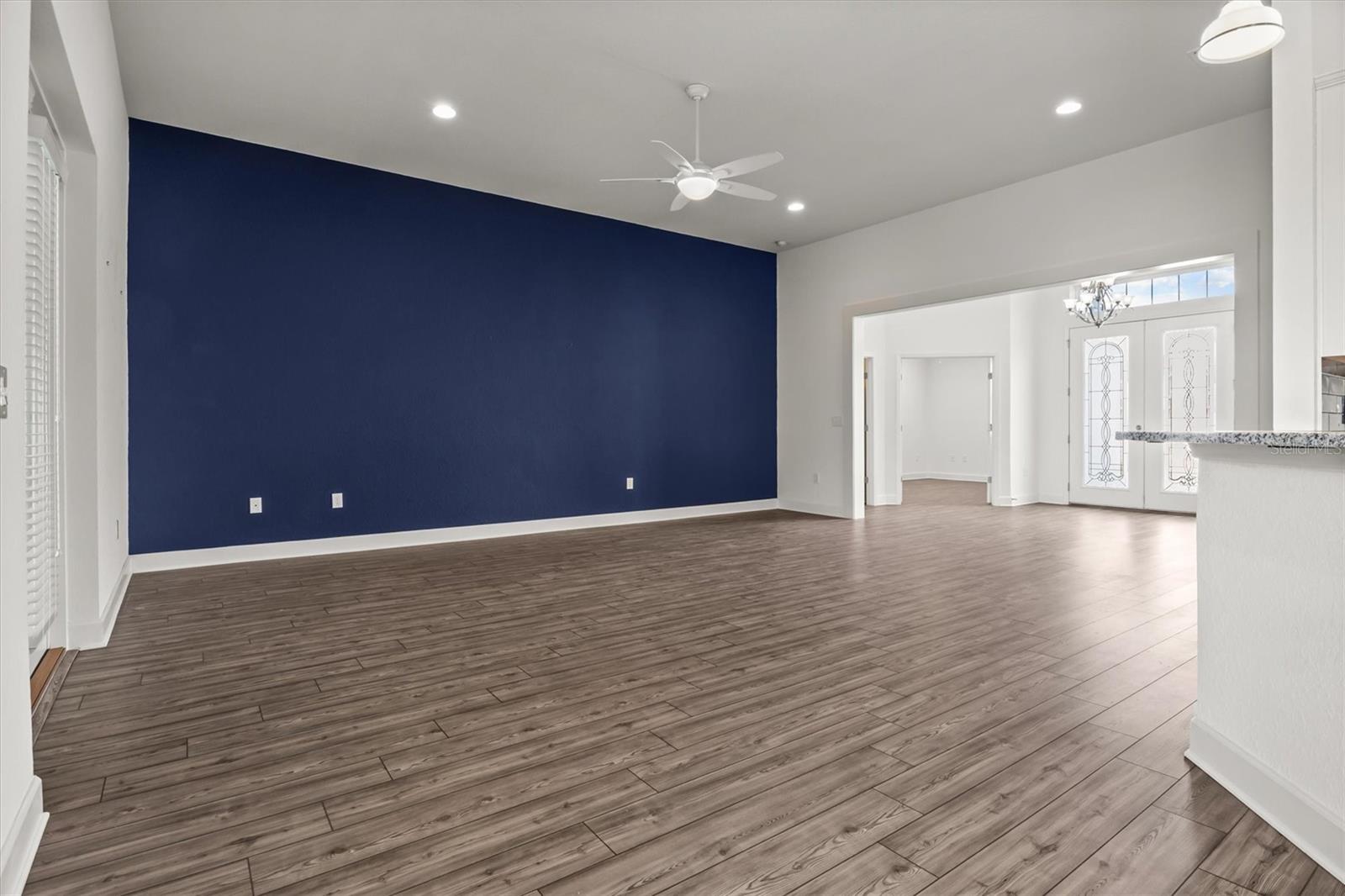 SANCTUARY BY THE LAKE PH ONE - Residential