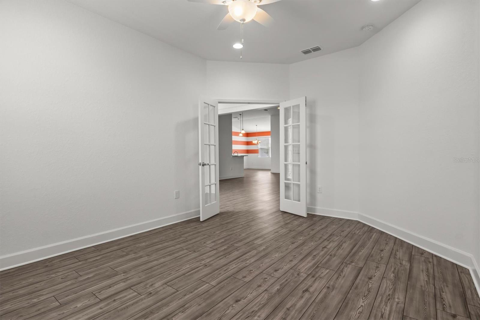 SANCTUARY BY THE LAKE PH ONE - Residential