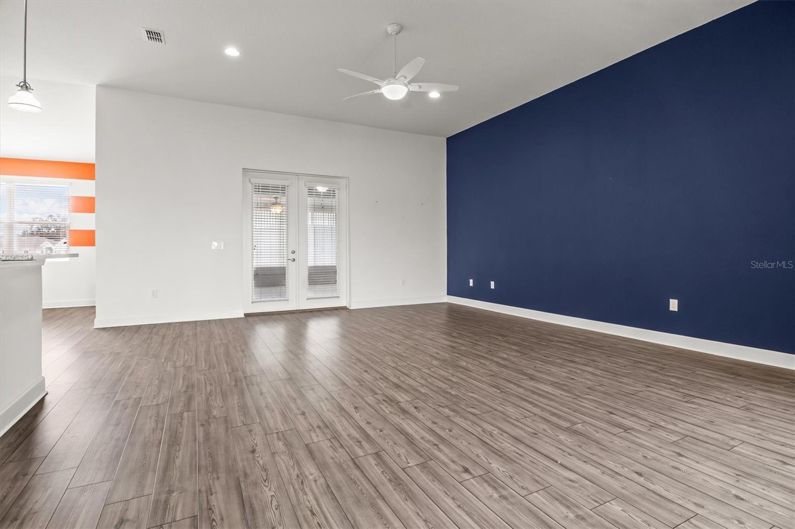 SANCTUARY BY THE LAKE PH ONE - Residential