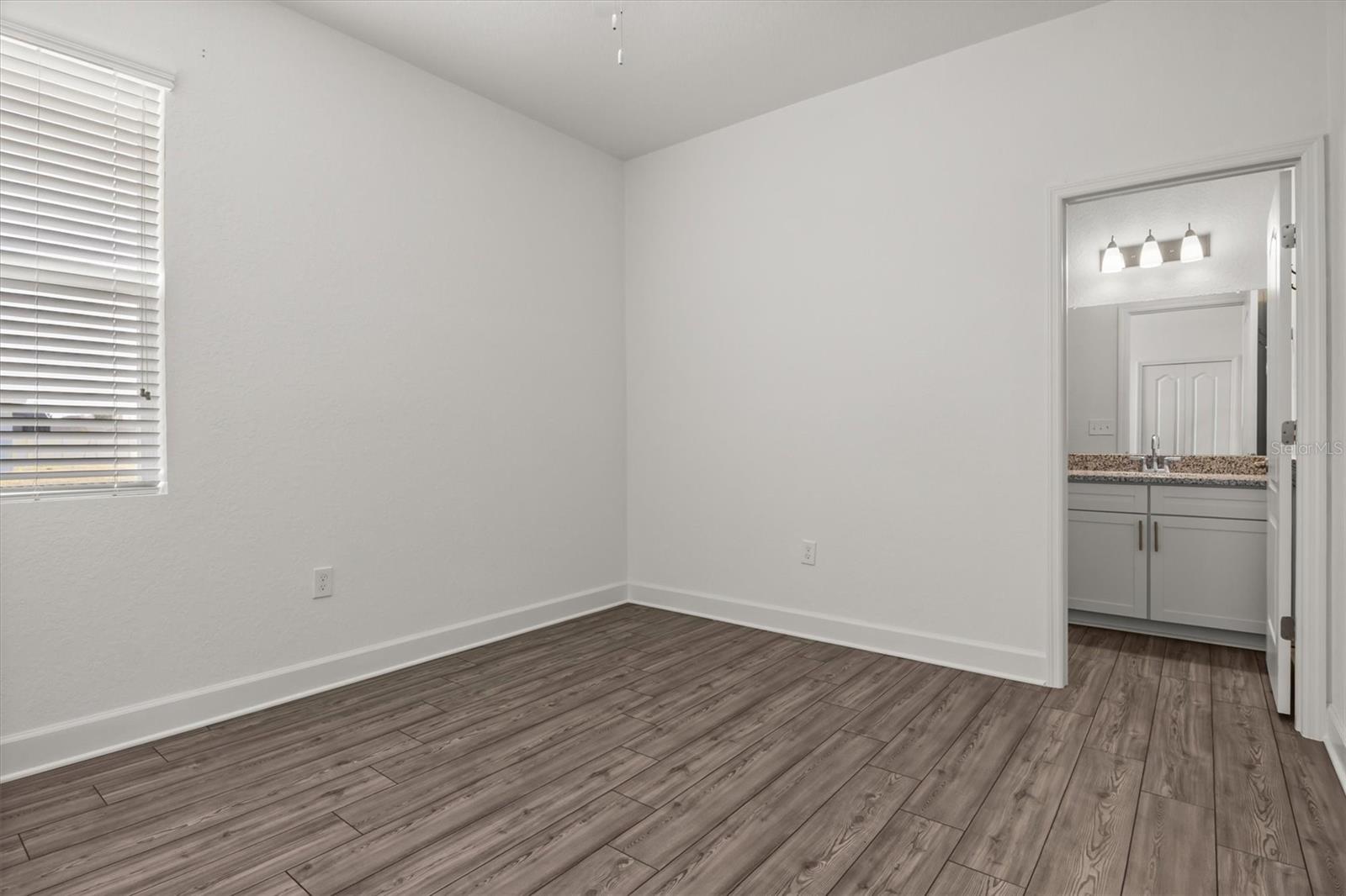 SANCTUARY BY THE LAKE PH ONE - Residential