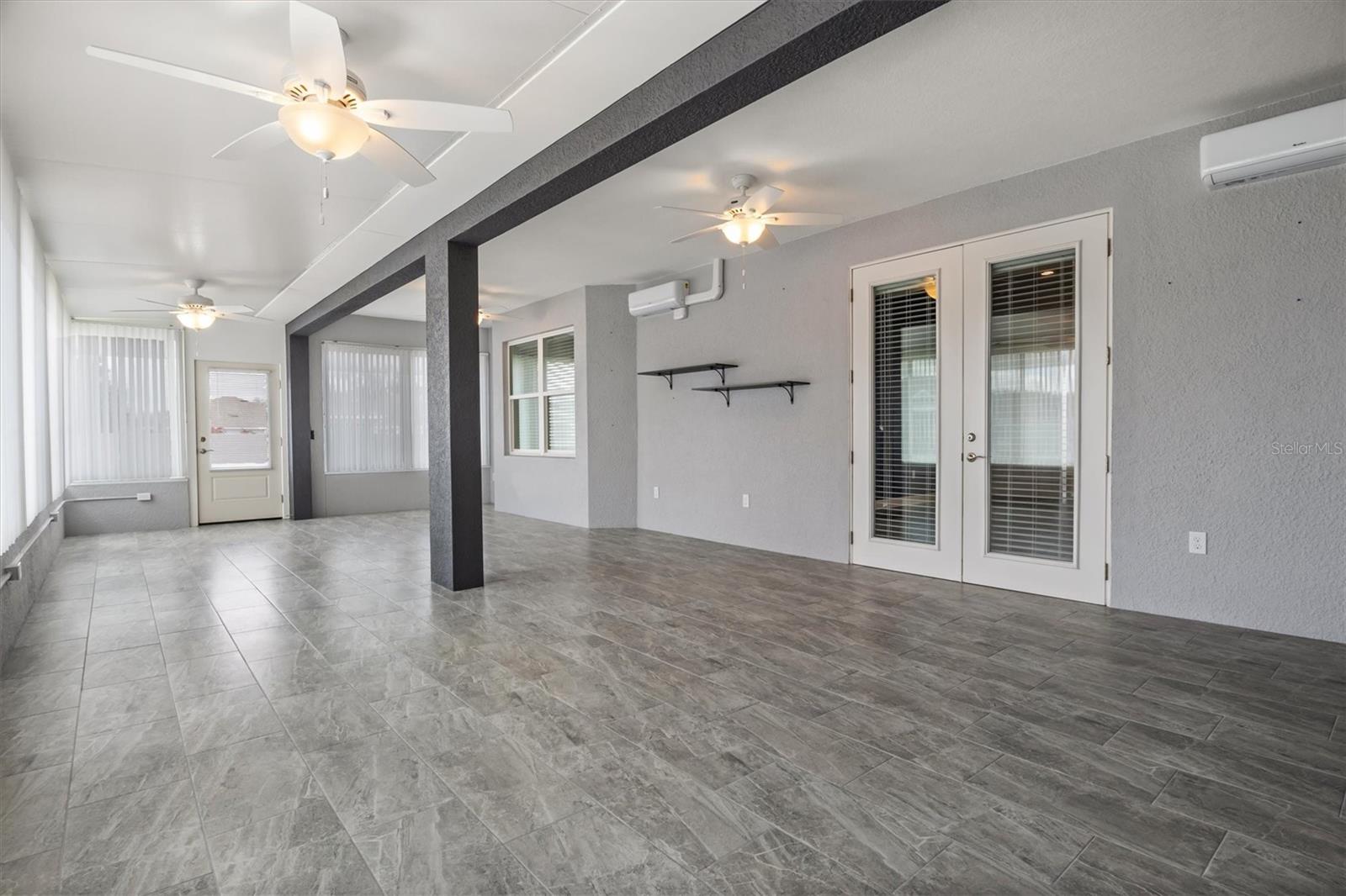 SANCTUARY BY THE LAKE PH ONE - Residential