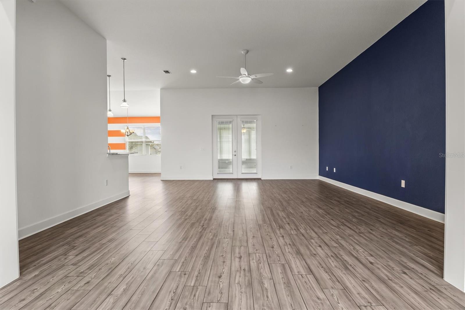 SANCTUARY BY THE LAKE PH ONE - Residential