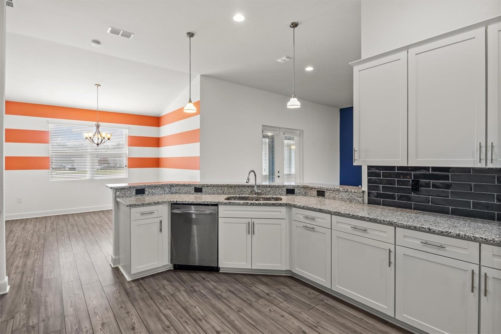 SANCTUARY BY THE LAKE PH ONE - Residential