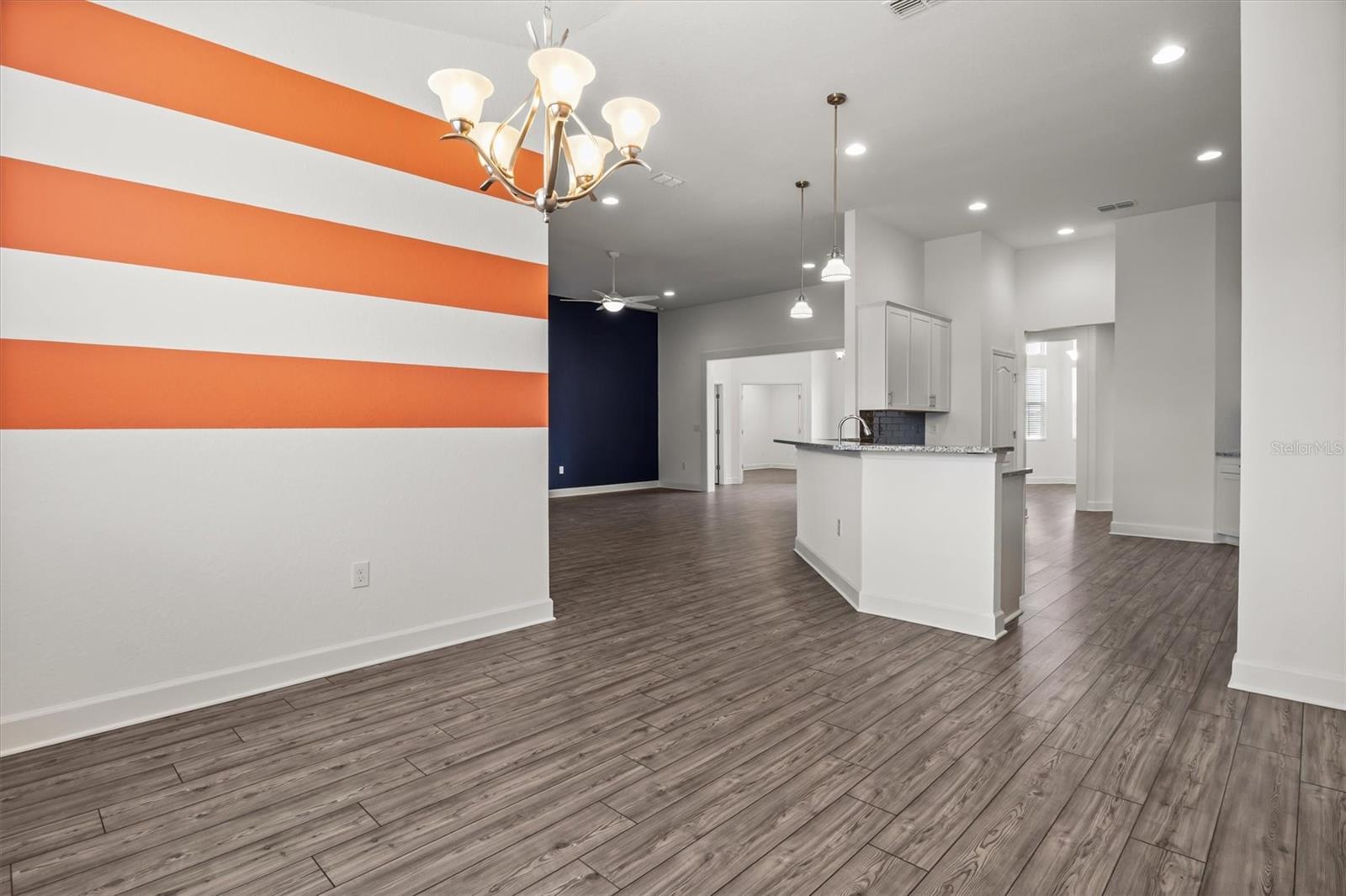 SANCTUARY BY THE LAKE PH ONE - Residential