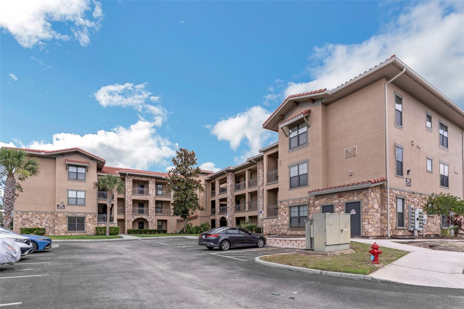 909 CHARO PARKWAY 1011
