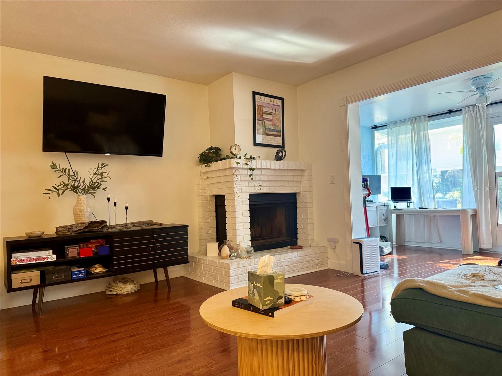 LAZY OAKS CONDO - Residential Lease