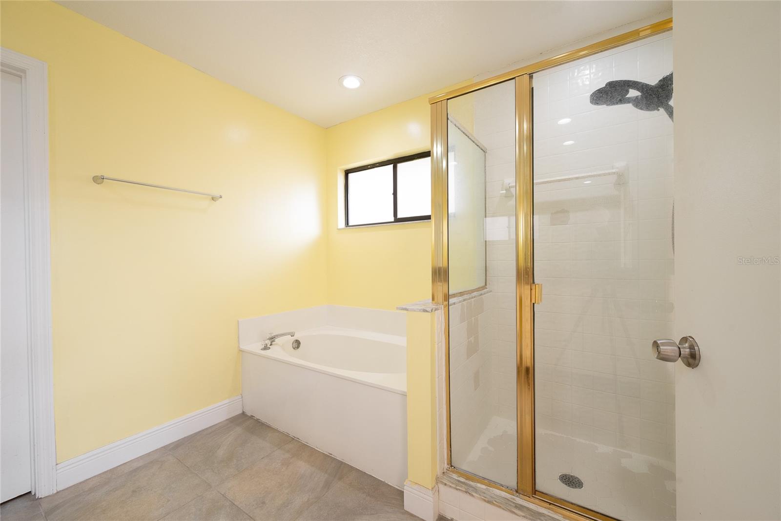 LAKEWOOD AT THE CROSSINGS UNIT 4 - Residential