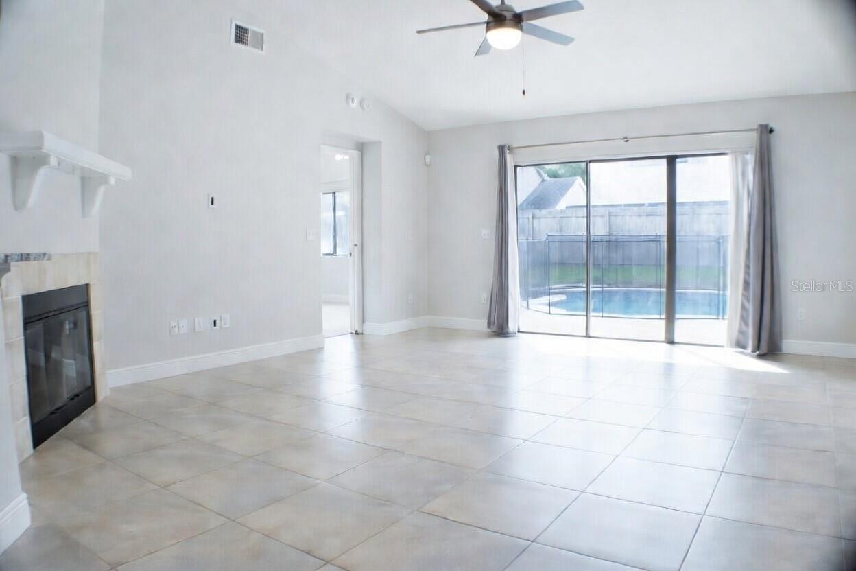 LAKEWOOD AT THE CROSSINGS UNIT 4 - Residential