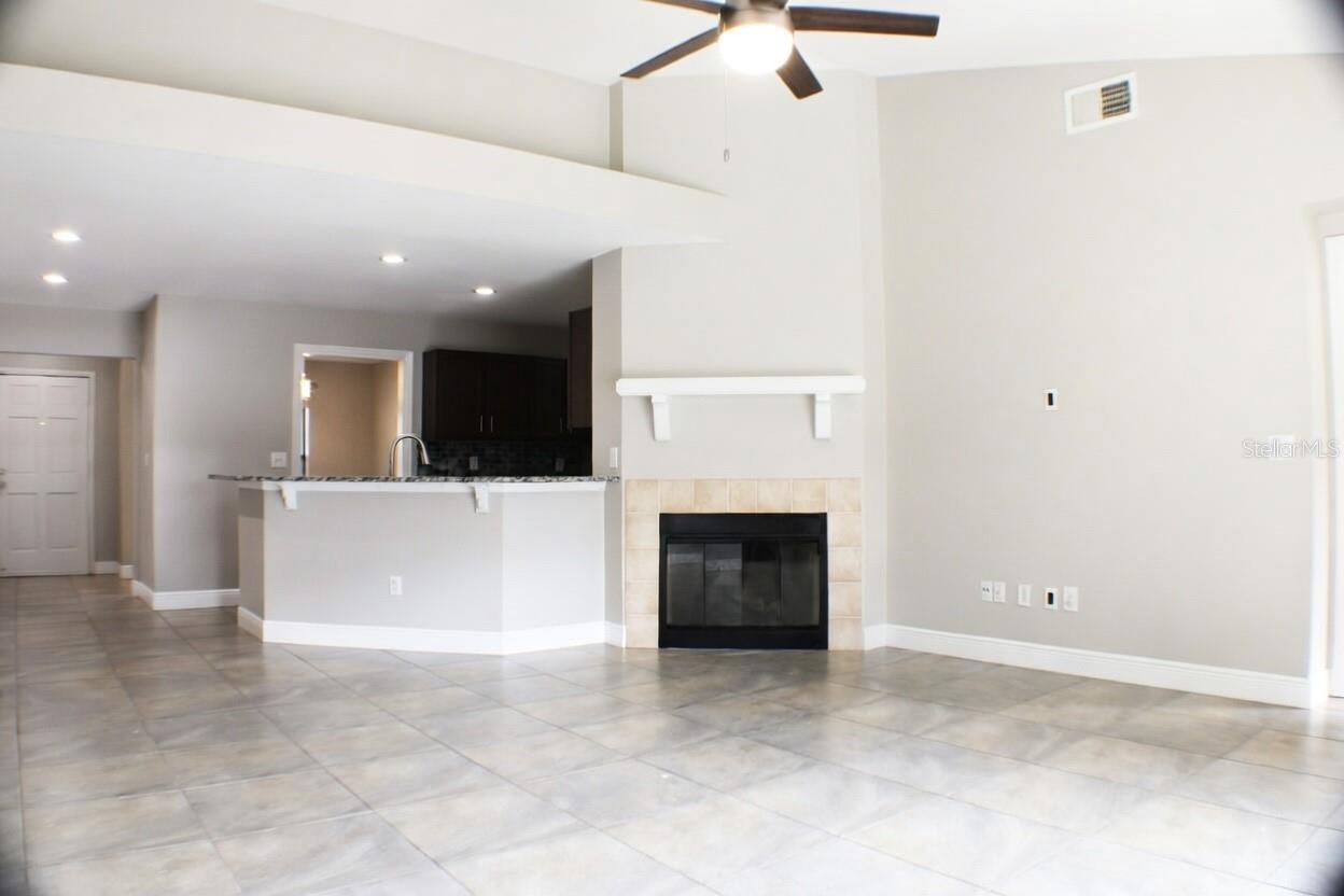 LAKEWOOD AT THE CROSSINGS UNIT 4 - Residential