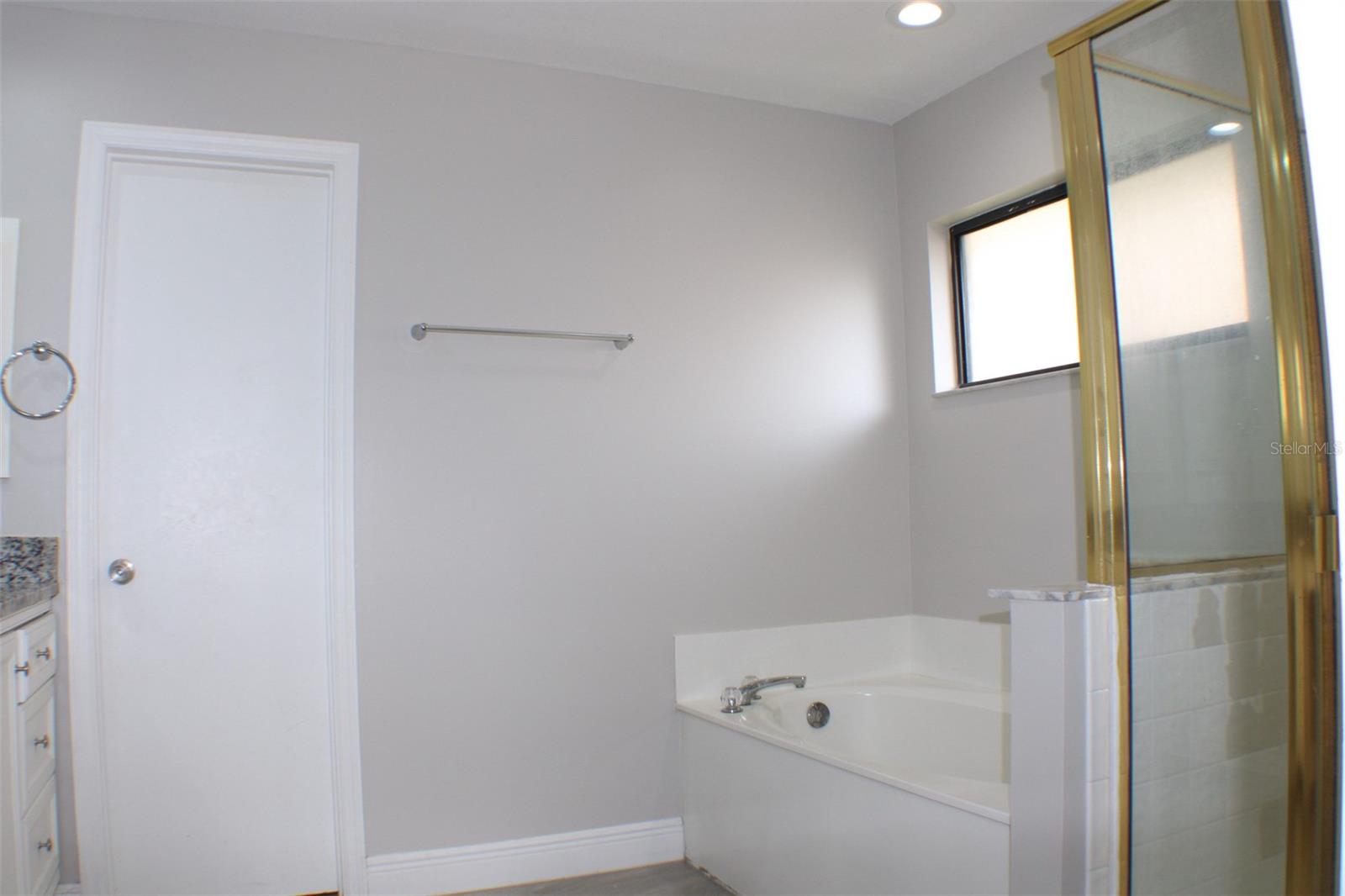 LAKEWOOD AT THE CROSSINGS UNIT 4 - Residential