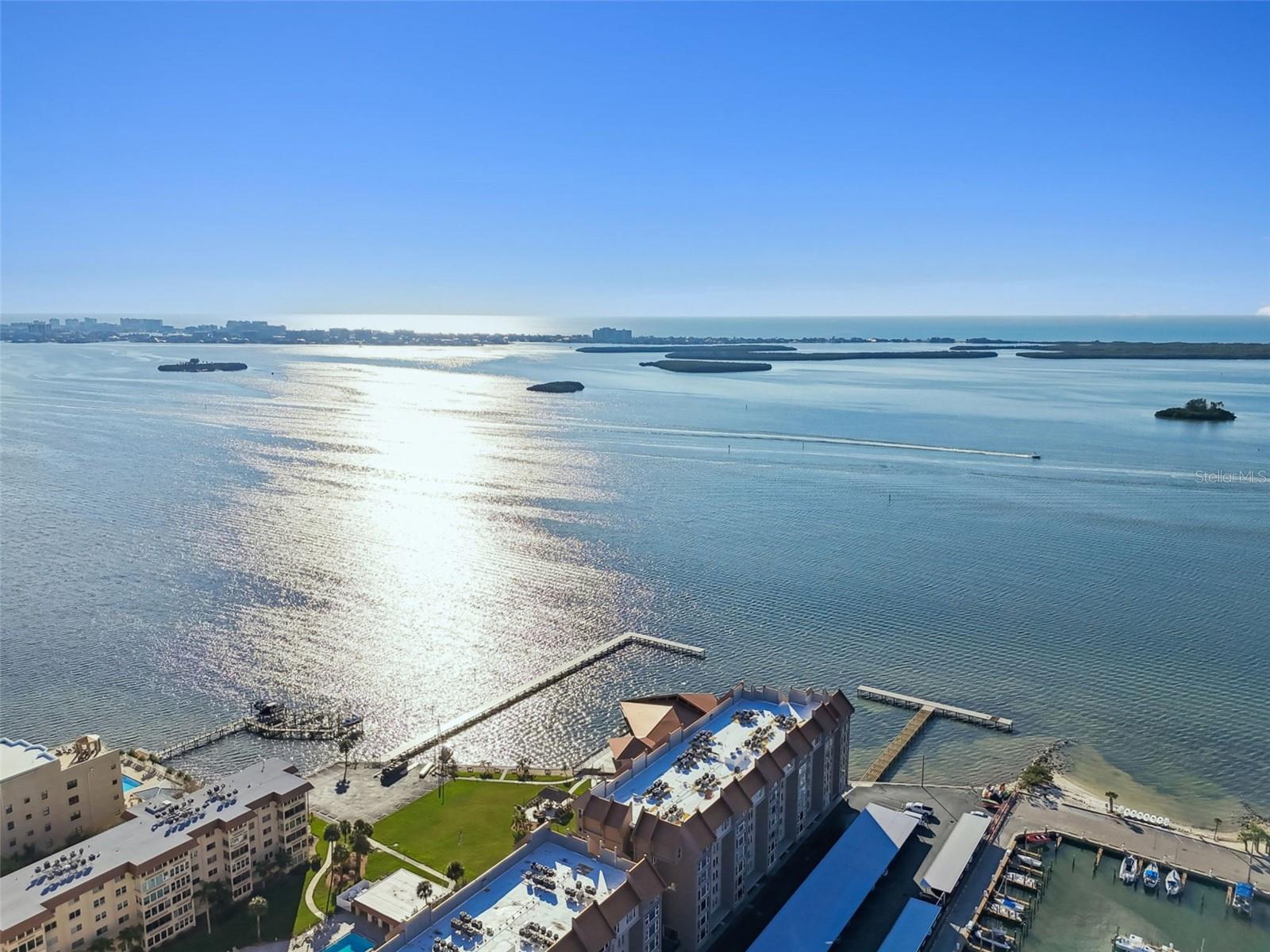 EDGEWATER ARMS 4TH CONDO - Residential