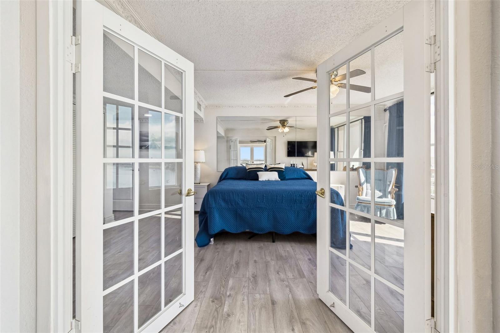 EDGEWATER ARMS 4TH CONDO - Residential