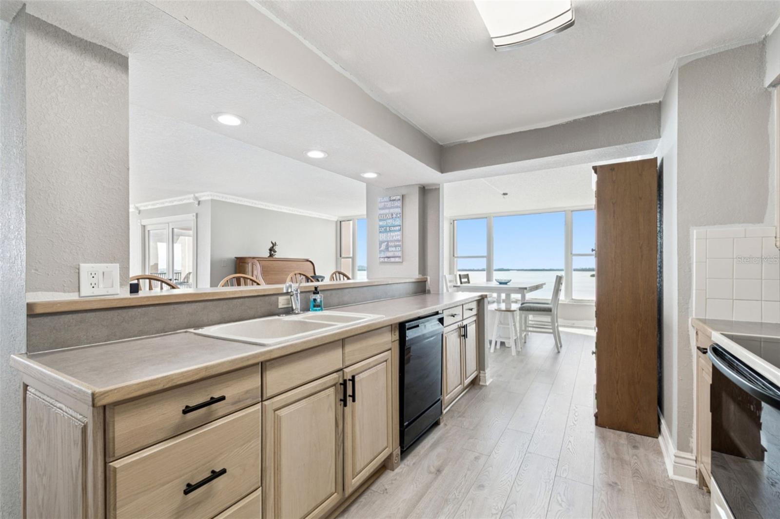 EDGEWATER ARMS 4TH CONDO - Residential