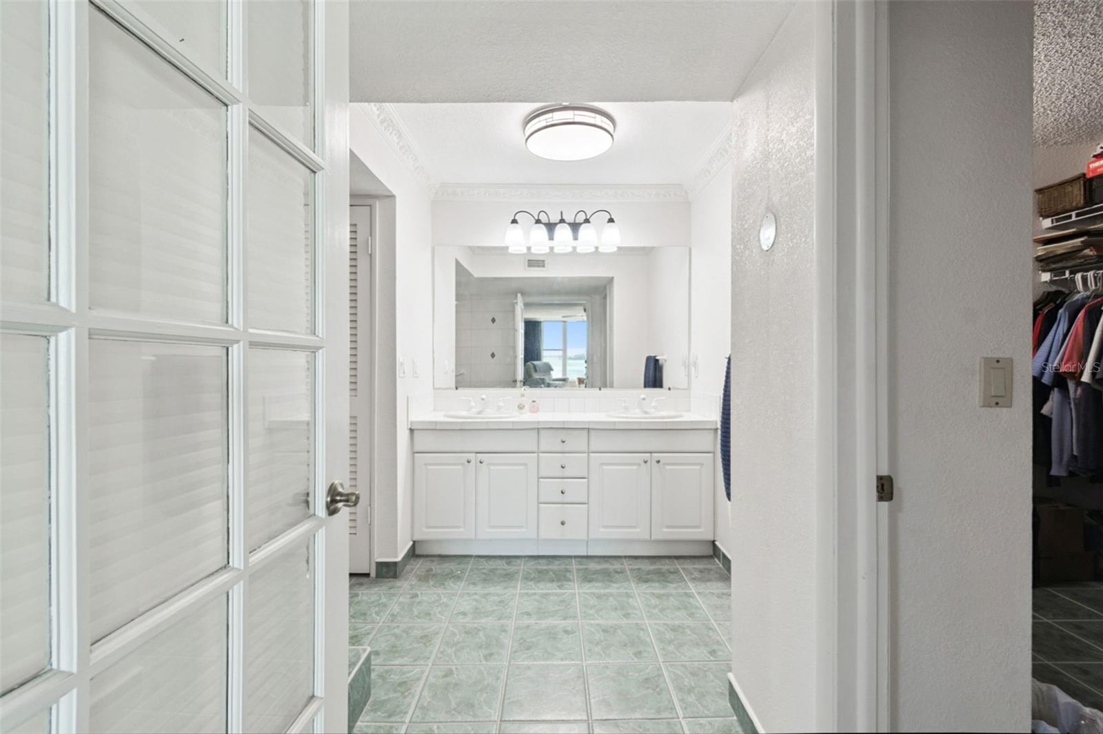 EDGEWATER ARMS 4TH CONDO - Residential