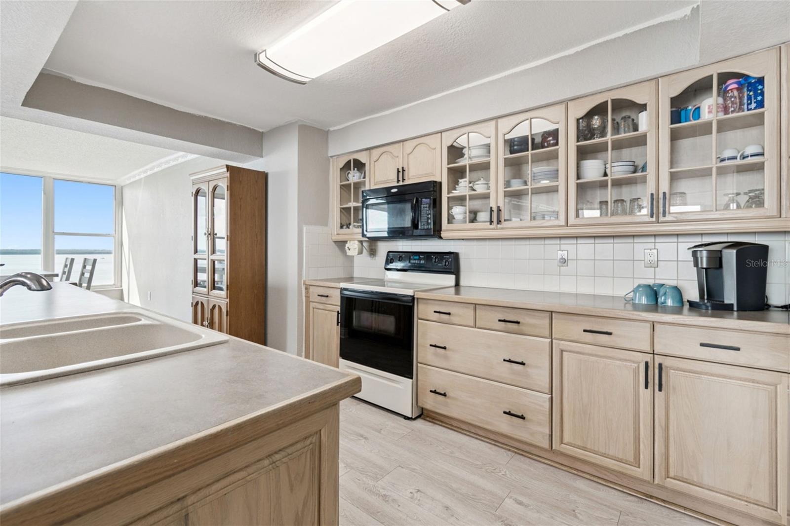 EDGEWATER ARMS 4TH CONDO - Residential