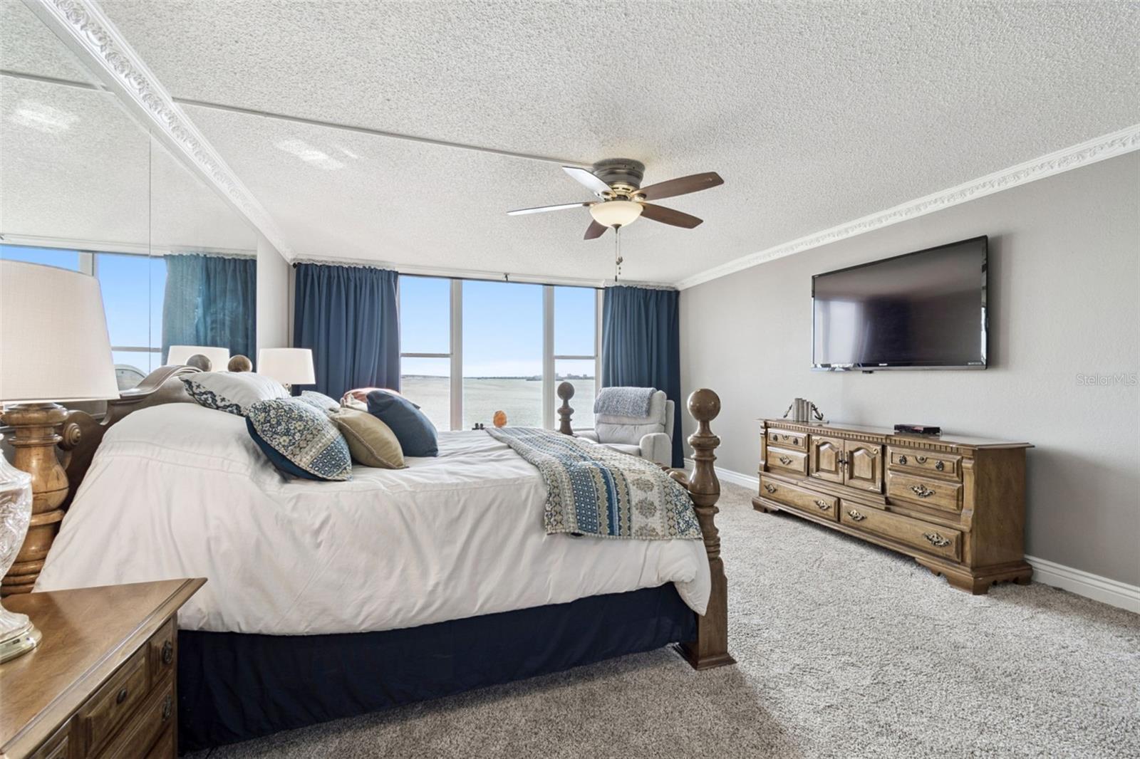 EDGEWATER ARMS 4TH CONDO - Residential