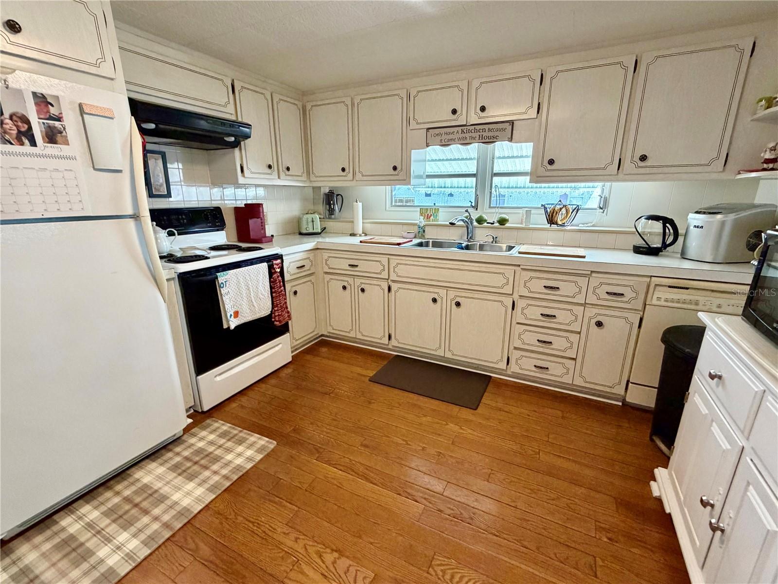 SUNSET PALMS UNREC - Residential