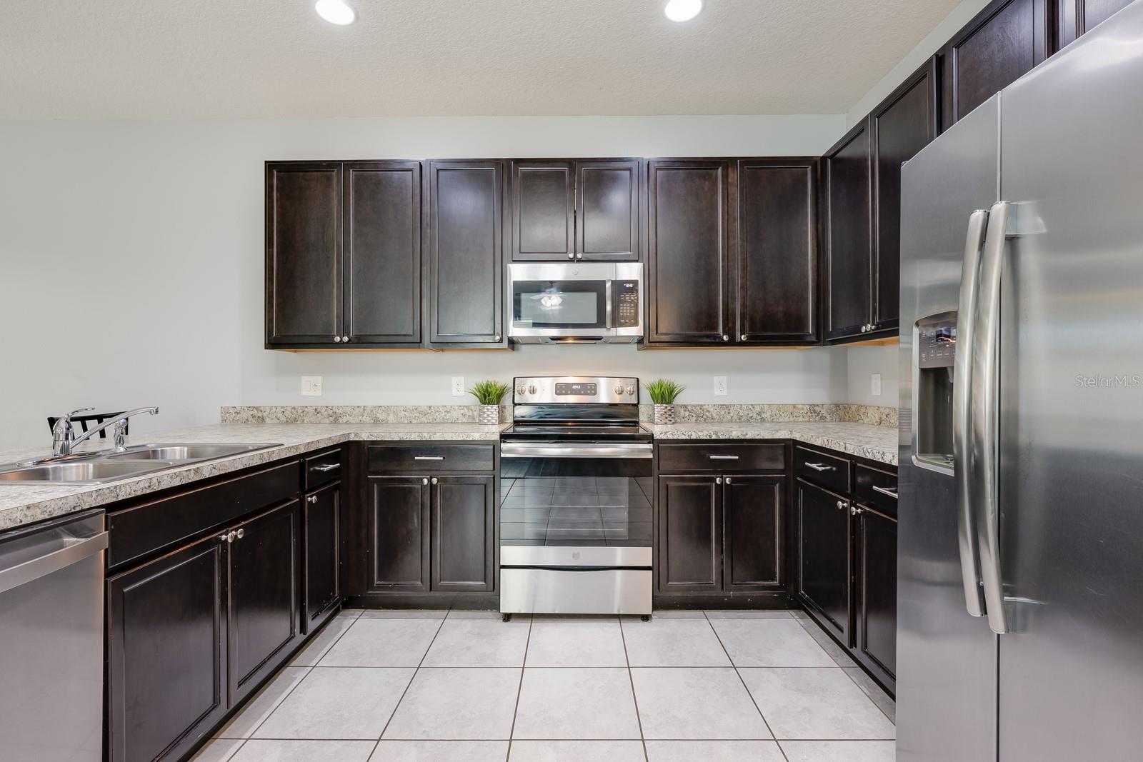 OAKTREE POINTE VILLAS - Residential