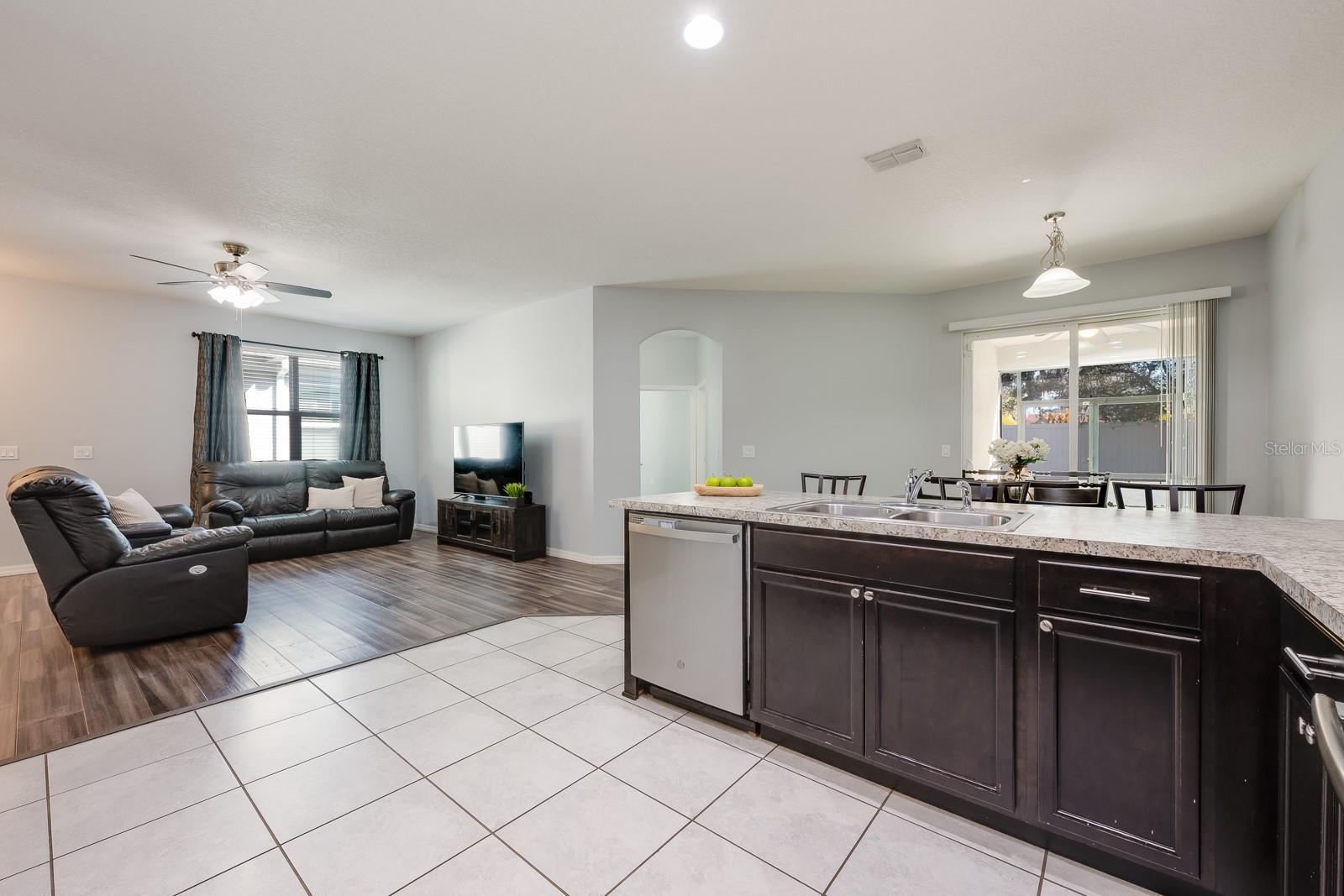 OAKTREE POINTE VILLAS - Residential