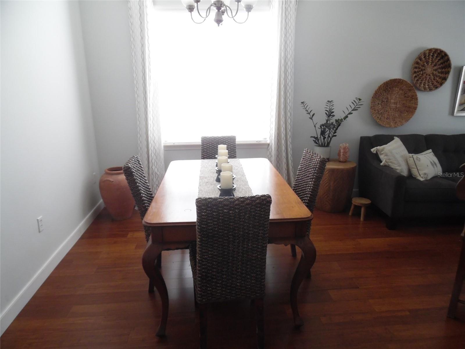 2583 VINEYARD CIRCLE