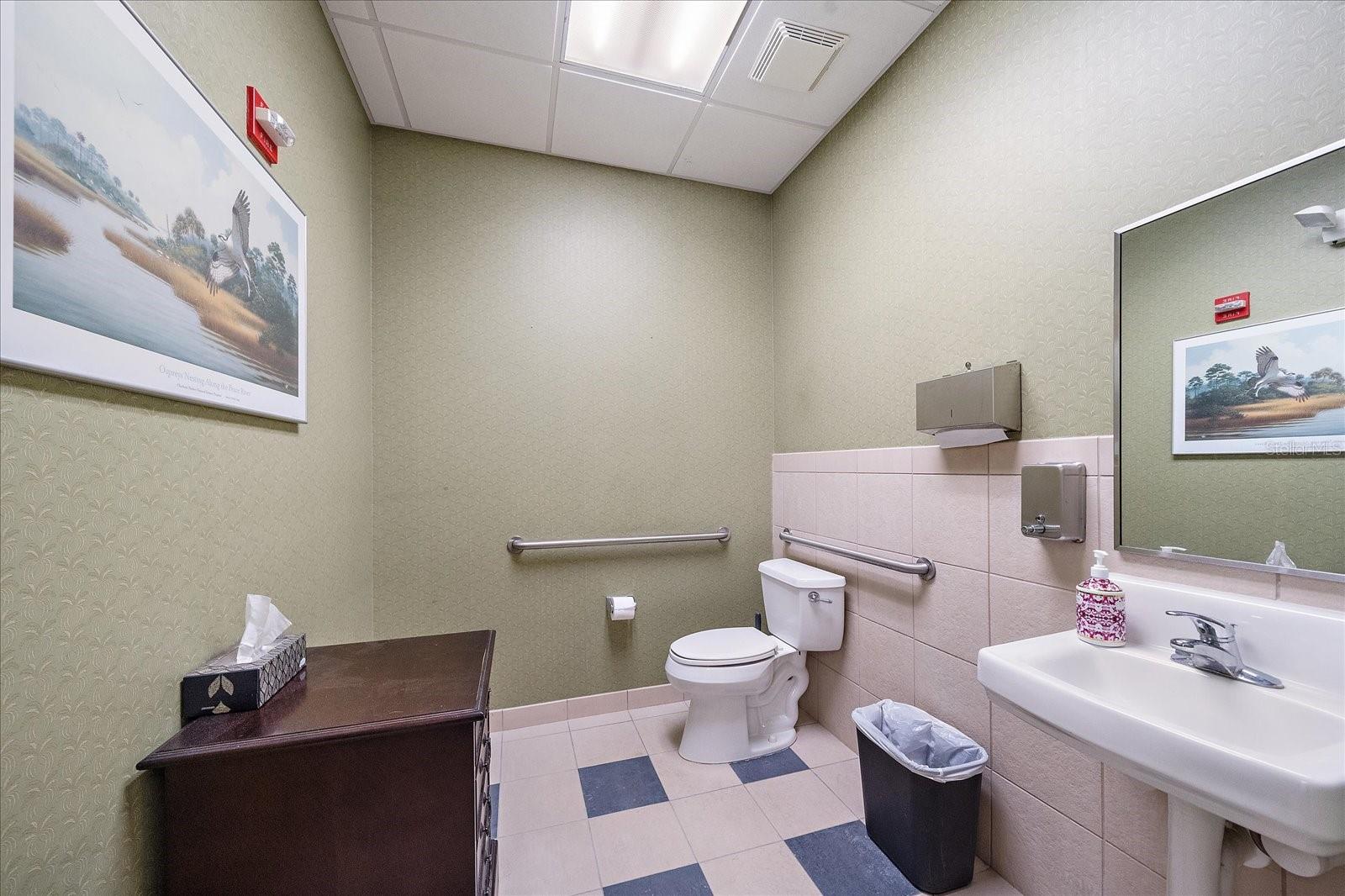 SAWYER OAKS PROFESSIONAL PARK PH 01 - Commercial Sale