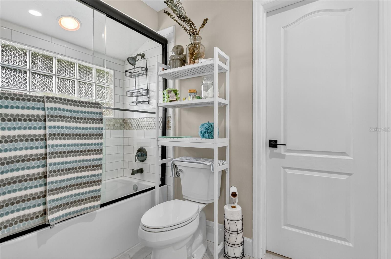 LAUREL RUN - Residential