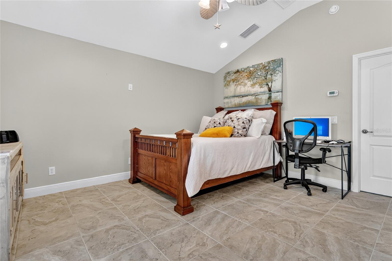 LAUREL RUN - Residential