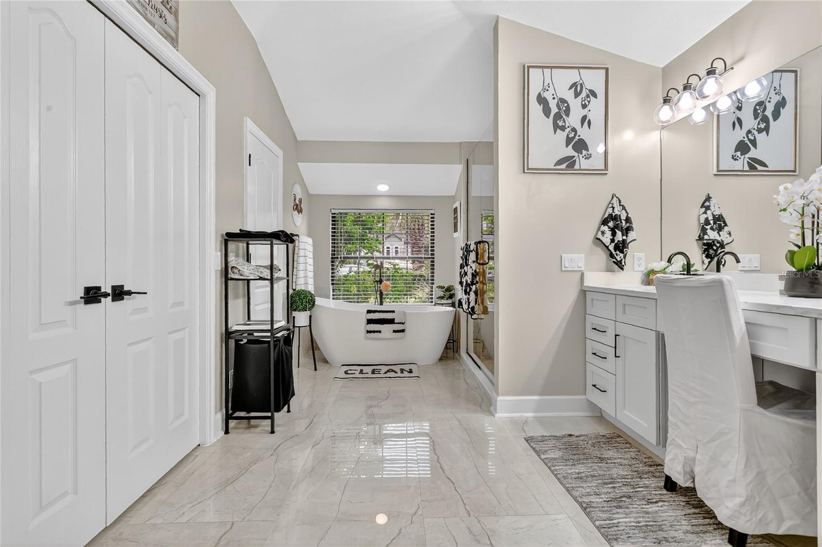 LAUREL RUN - Residential