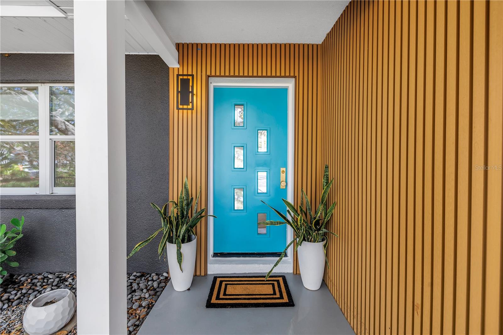 412 MIRA VISTA DRIVE
