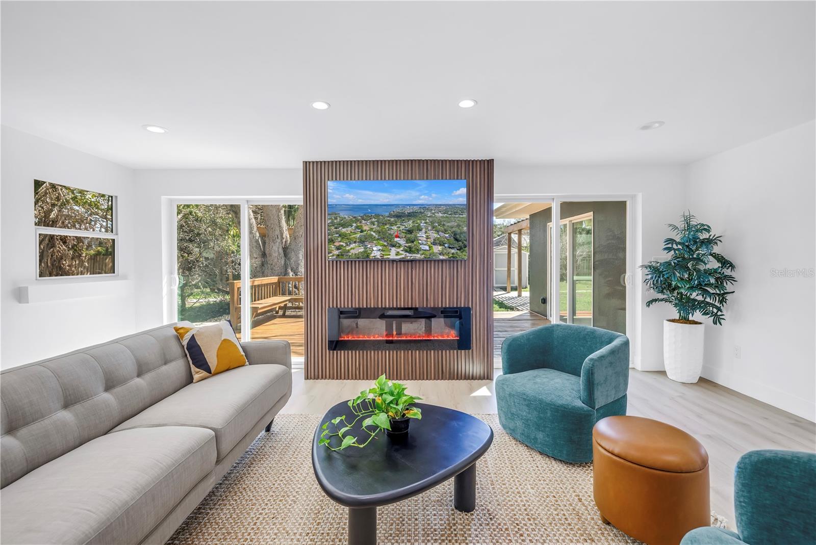 412 MIRA VISTA DRIVE