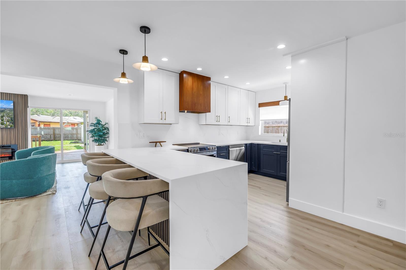 412 MIRA VISTA DRIVE
