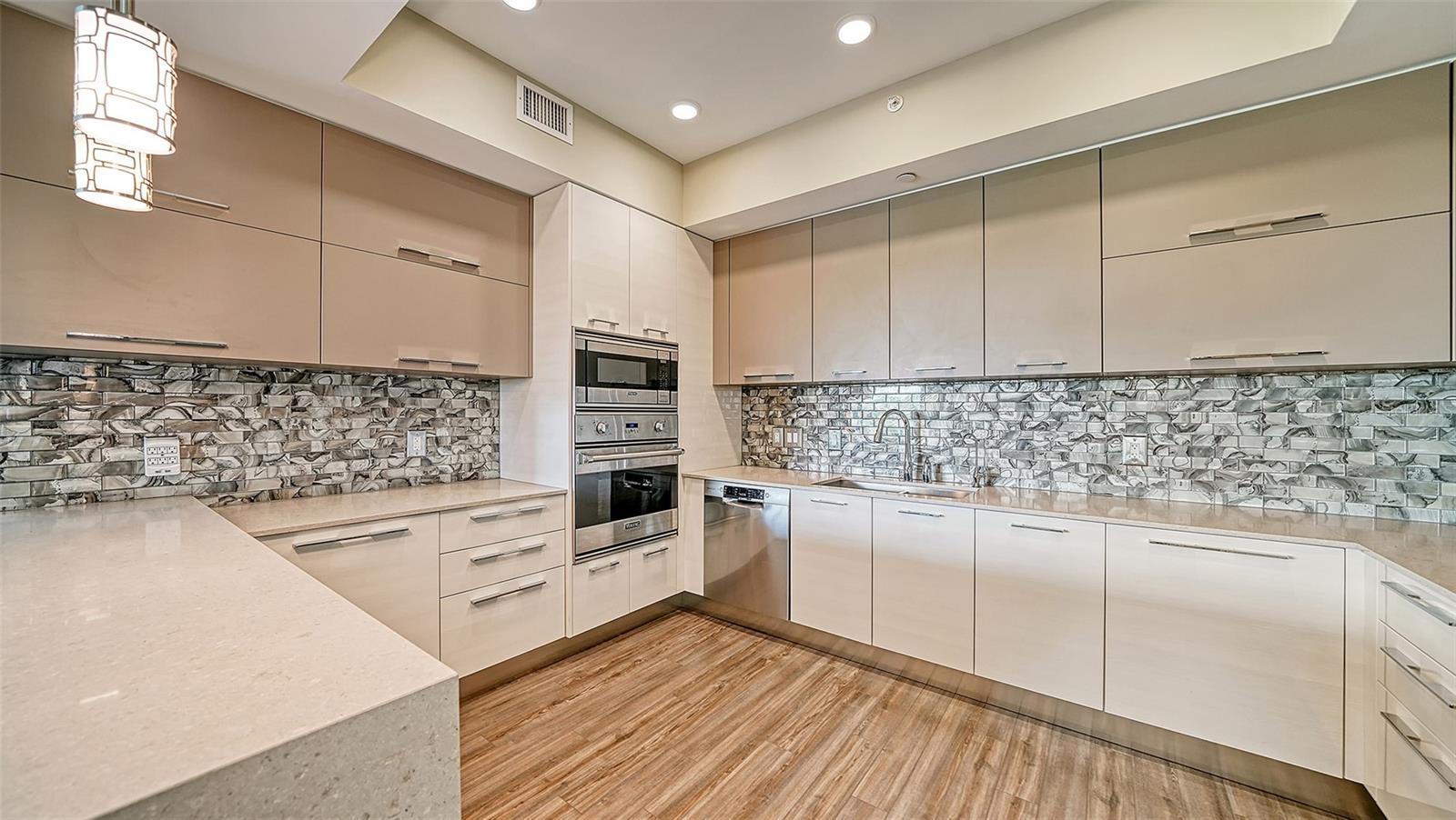 PARK RESIDENCES OF LIDO KEY - Residential