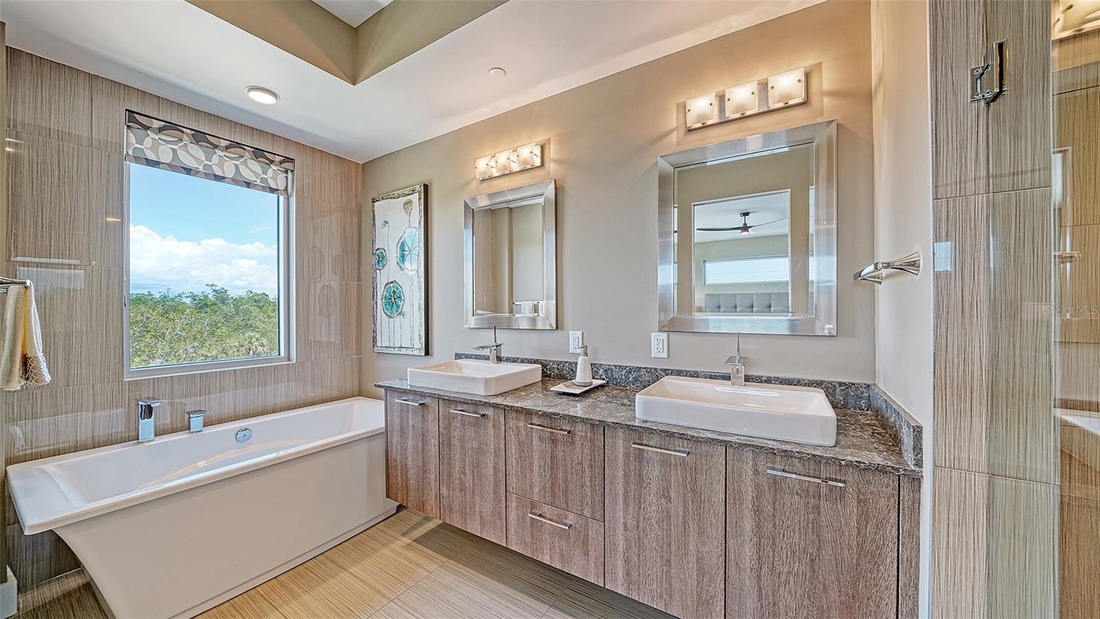 PARK RESIDENCES OF LIDO KEY - Residential