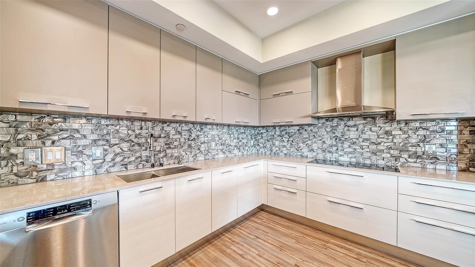 PARK RESIDENCES OF LIDO KEY - Residential