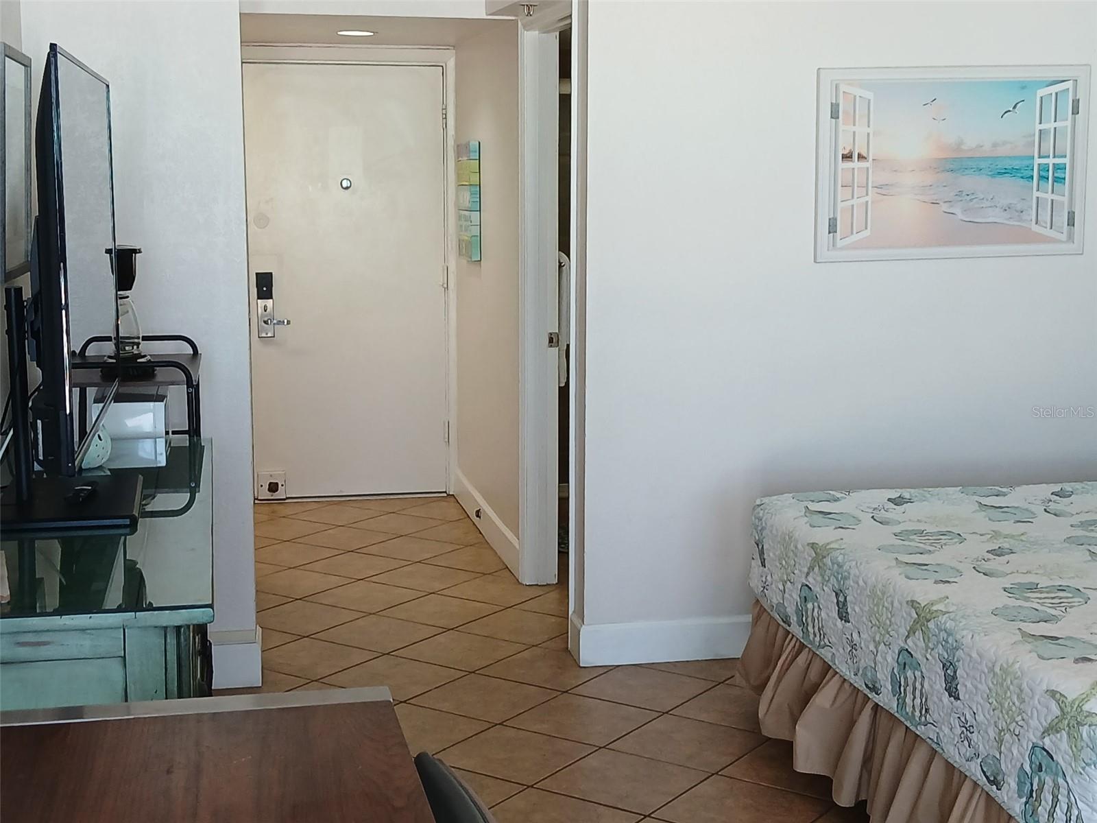 FOUNTAIN BEACH RESIDENCE - Residential