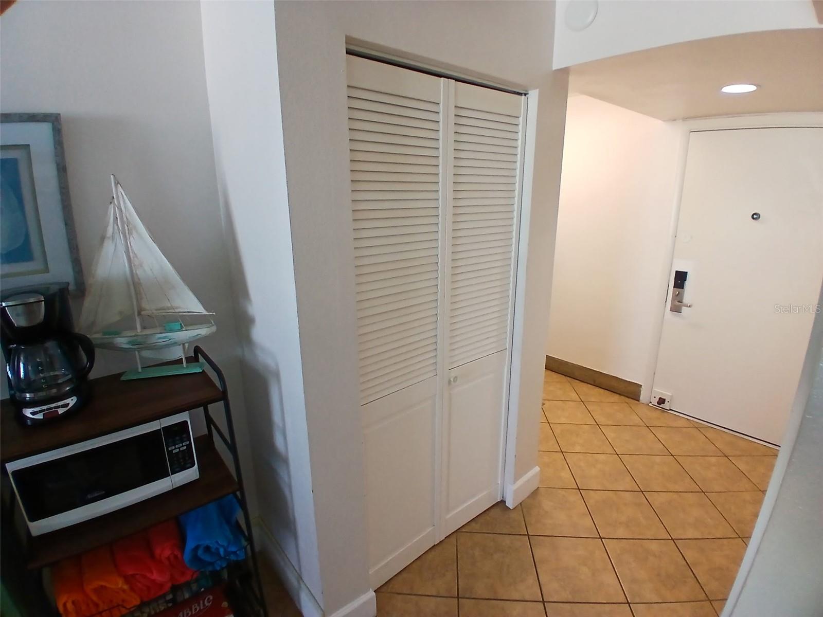 FOUNTAIN BEACH RESIDENCE - Residential