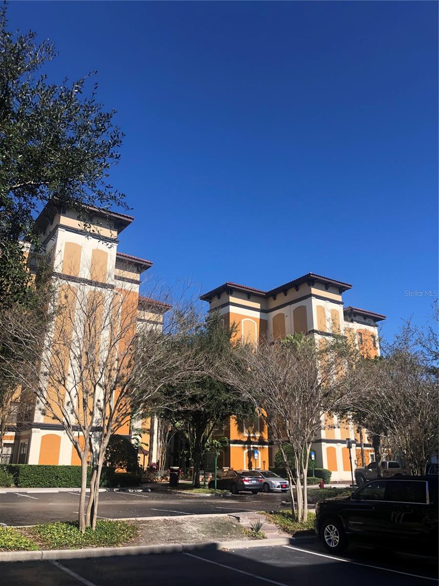 12539 FLORIDAYS RESORT DRIVE 105D