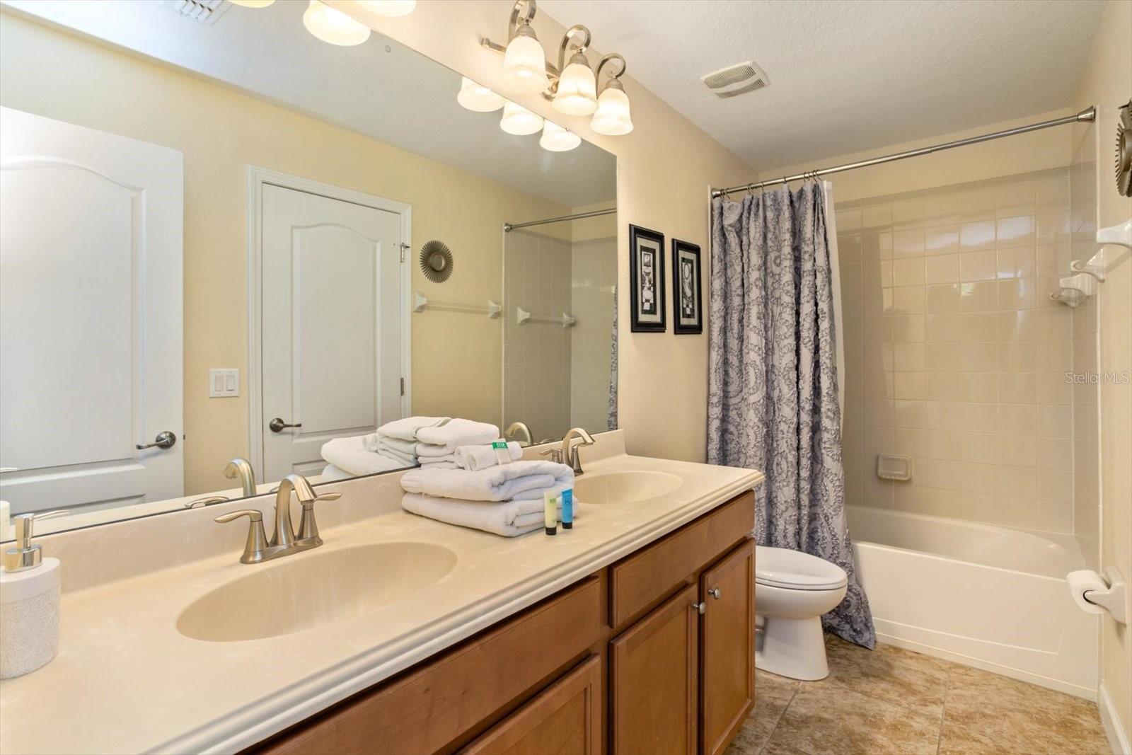 STONEYBROOK SOUTH PH 1/CHAMPIONS GATE - Residential