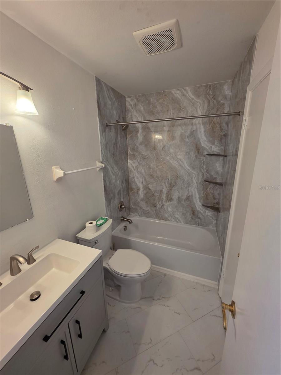 CUMBERLAND PARK 1ST ADD - Residential Lease