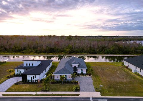 A home in AUBURNDALE