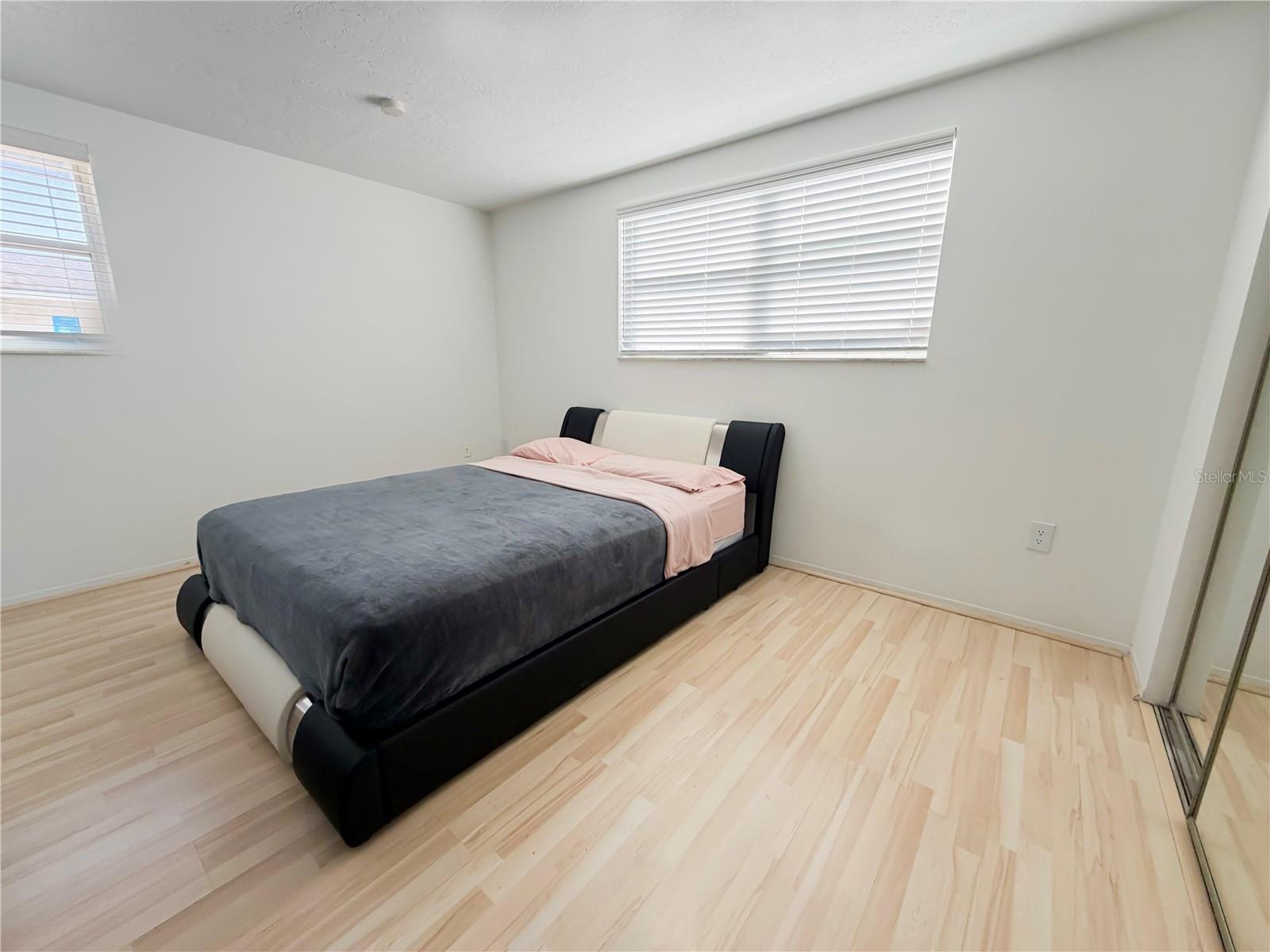 LAKES THE - Residential