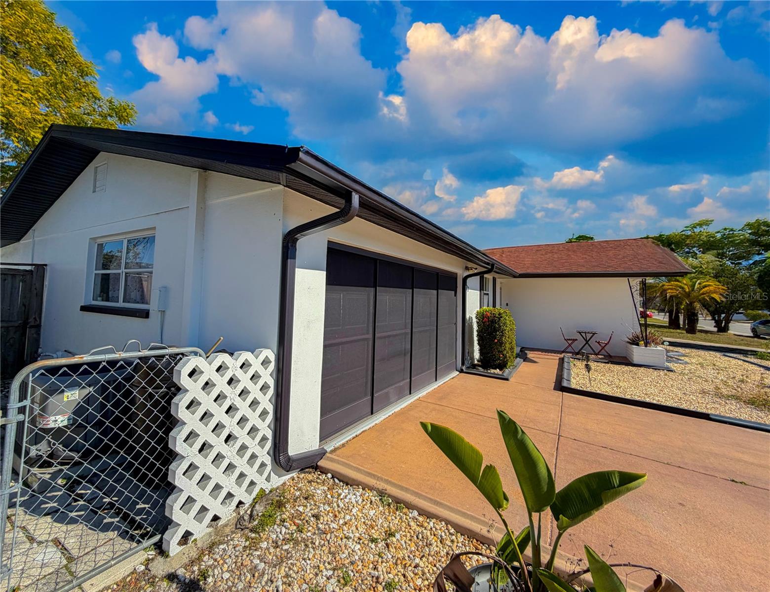 LAKES THE - Residential