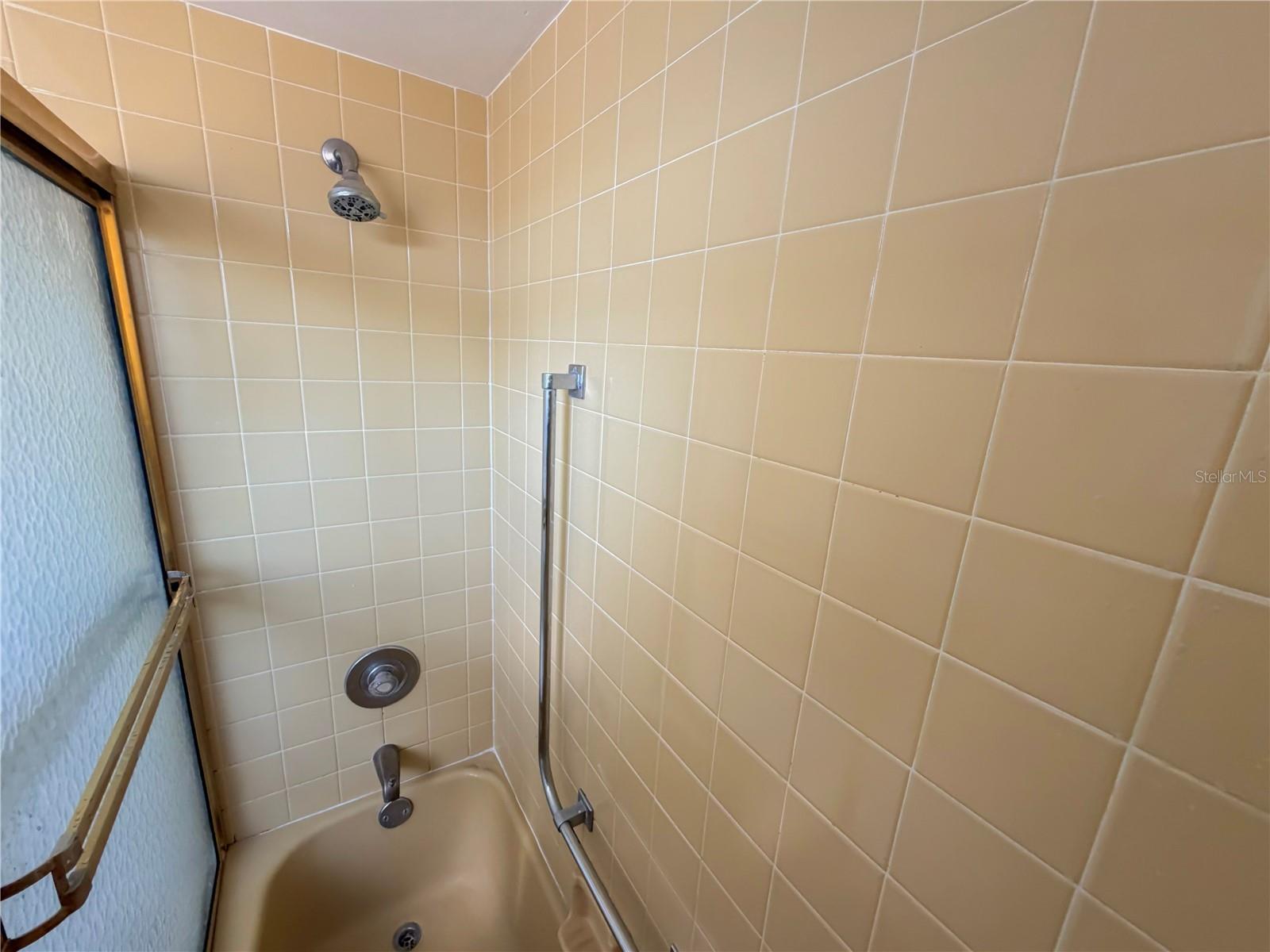 LAKES THE - Residential