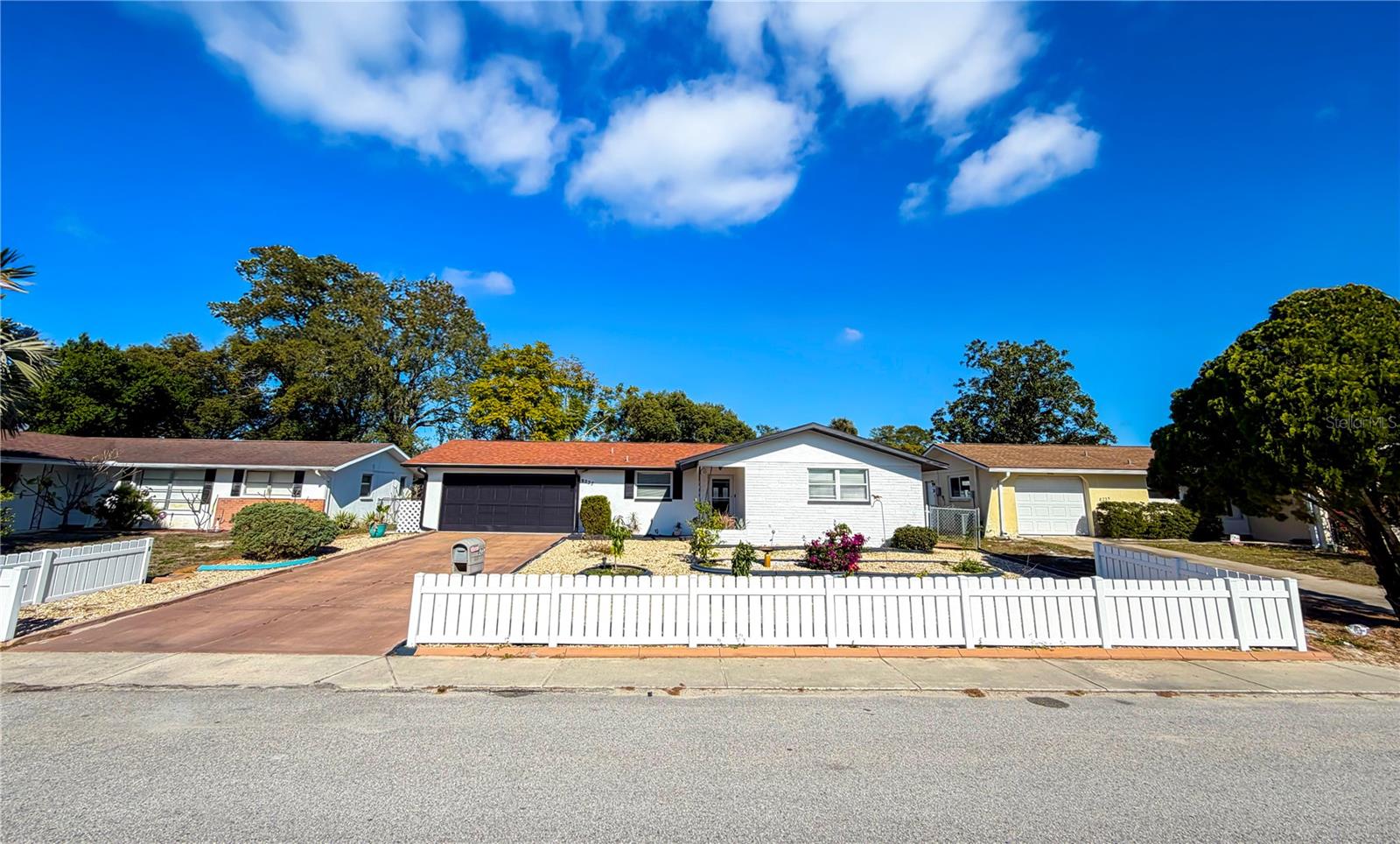 LAKES THE - Residential