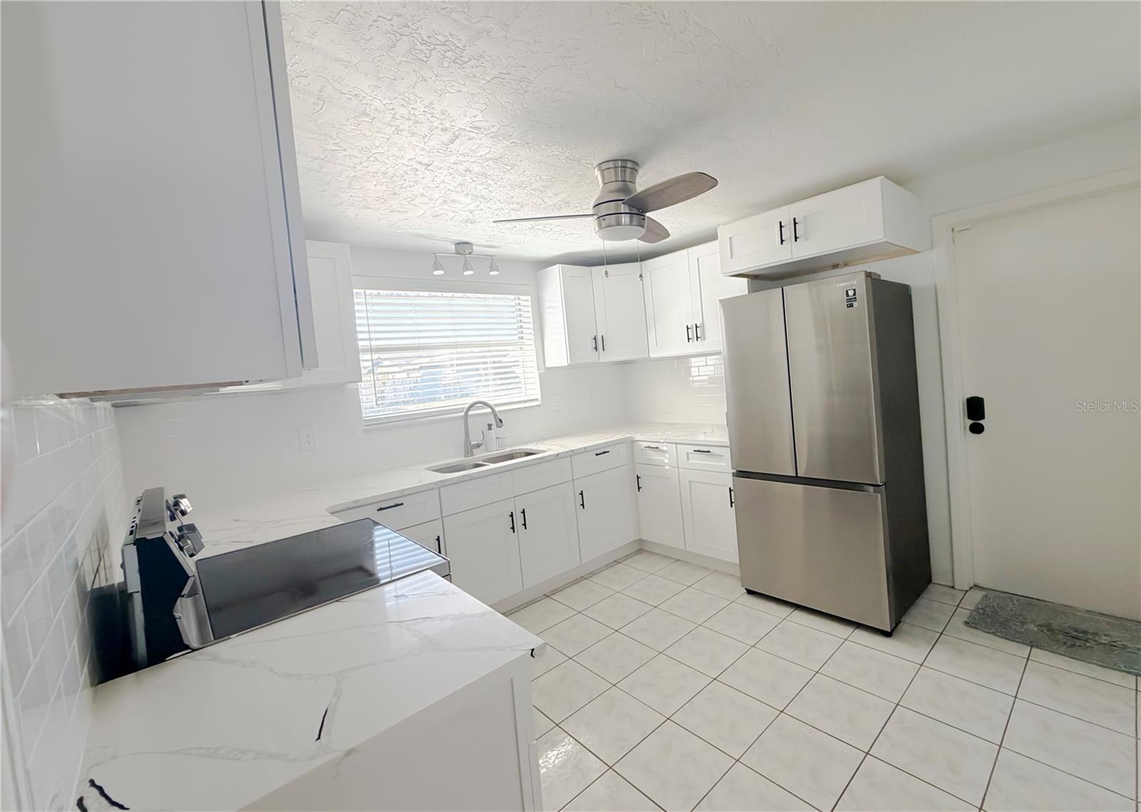 LAKES THE - Residential