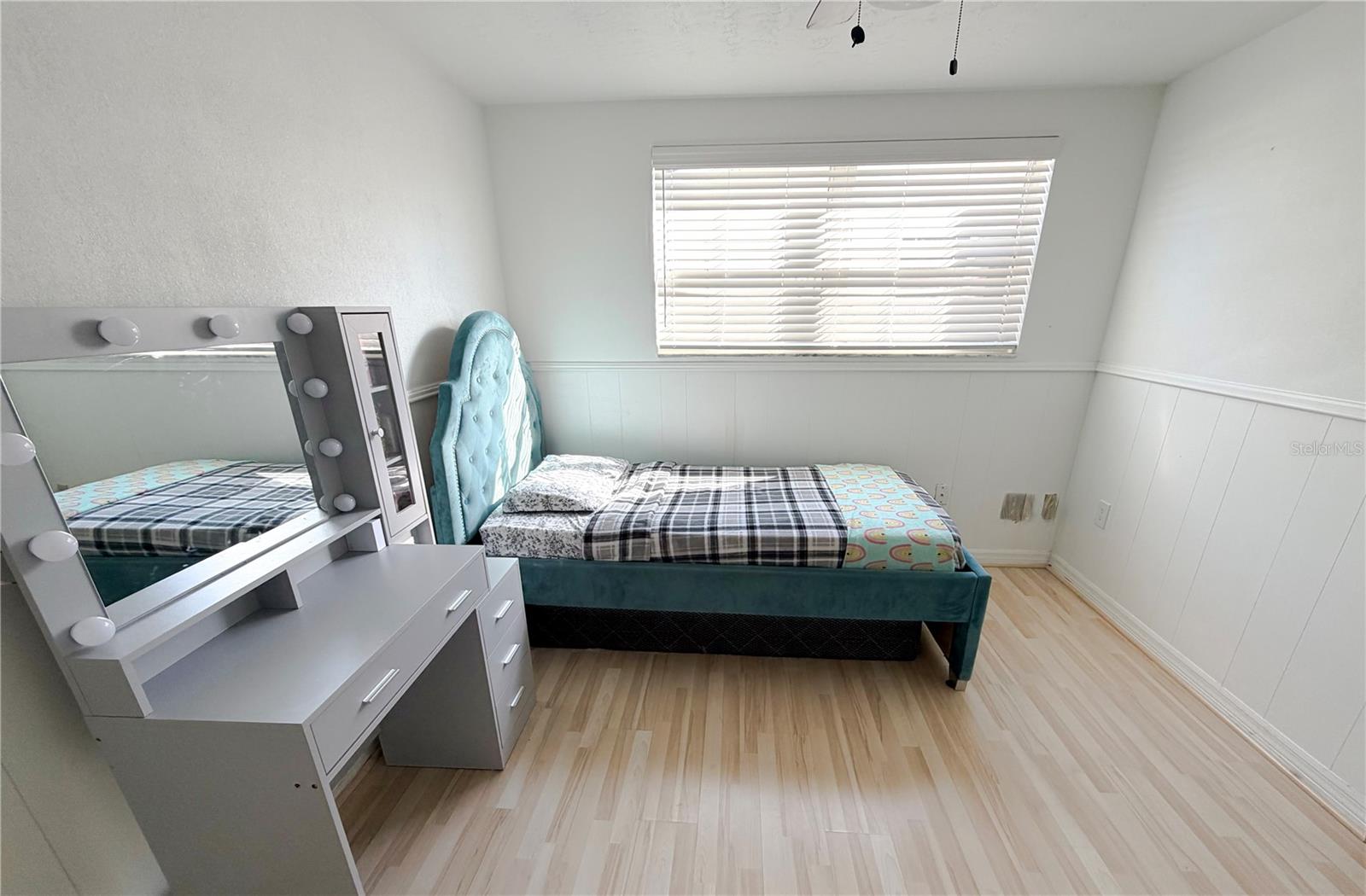 LAKES THE - Residential