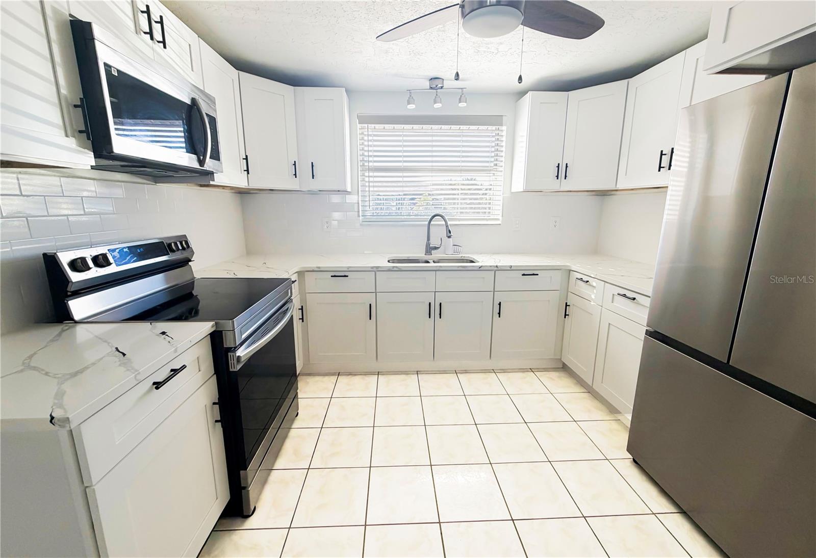 LAKES THE - Residential