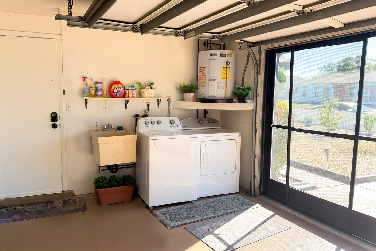 LAKES THE - Residential